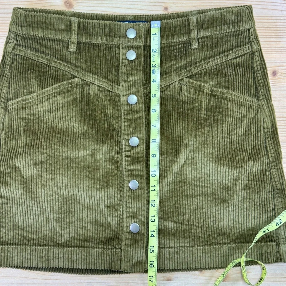 Madewell Olive Green Corduroy Snap-Front Mini Skirt Size 6‎ Women's Do Well Line